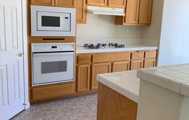 Spacious 3-bedroom 2 bathroom Home-Travis School District