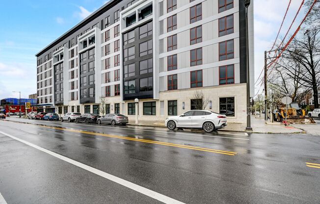 1 bed, 1 bath, 660 sqft, $1,850, Unit 217