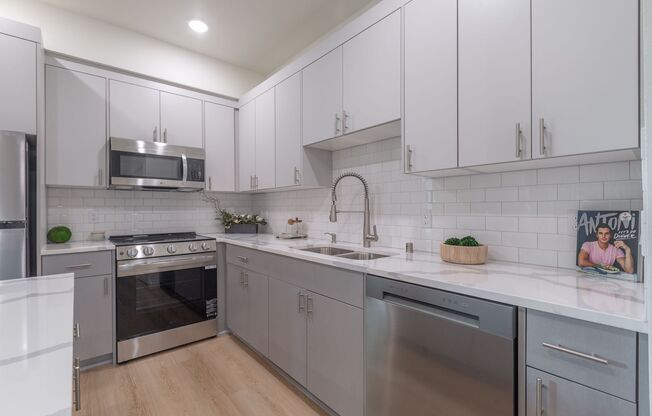 1 bed, 1 bath, 743 sqft, $1,595, Unit 11