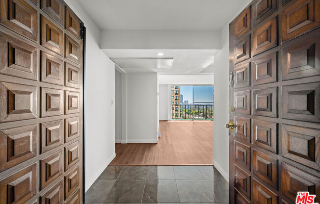 2 beds, 2 baths, 1,037 sqft, $4,500, Unit 1412