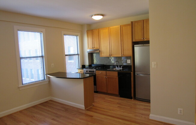 1 bed, 1 bath, 681 sqft, $2,850, Unit H402