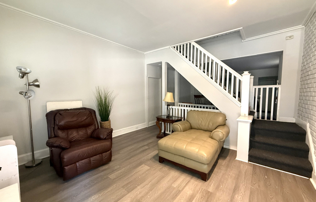 657 N 37 ST