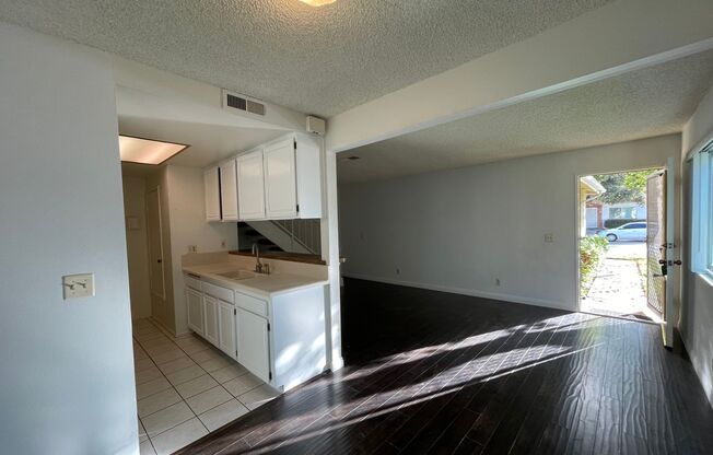 2 beds, 1 bath, $2,500