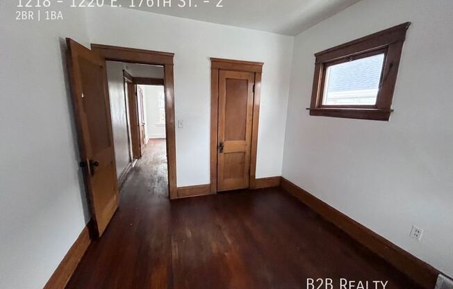 1218 1220 E 176 ST