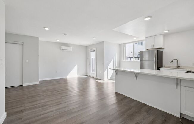 Studio, 1 bath, 645 sqft, $1,598, Unit 130