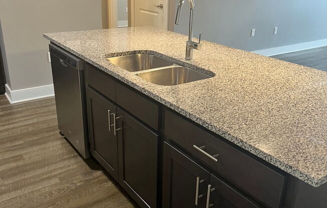 1 bed, 1 bath, 954 sqft, $1,195, Unit U208