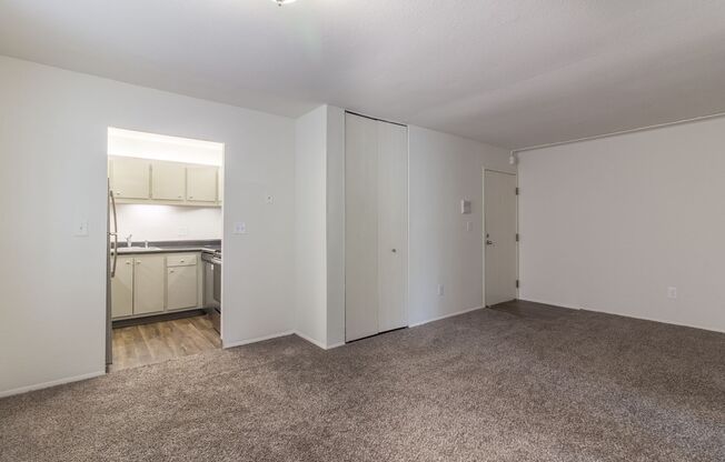 2 beds, 1.5 baths, 680 sqft, $1,350, Unit 317