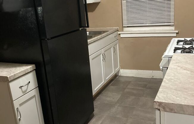 2 beds, 1 bath, $950