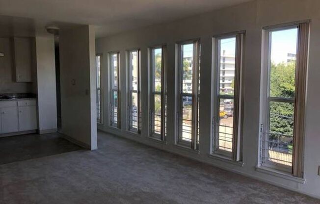 1 bed, 1 bath, $1,975, Unit 111