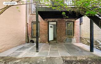 823 UN ST