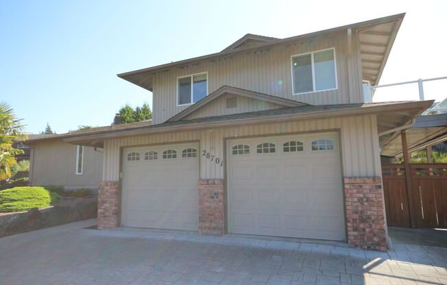 4 bedroom home in Federal Way with breathtaking views!