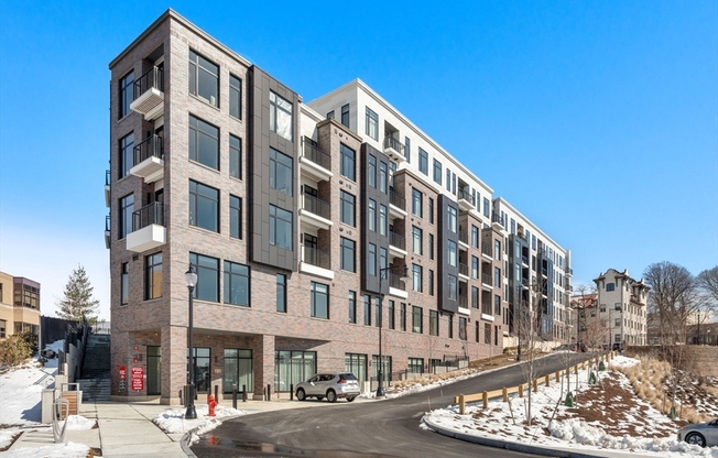 2 beds, 2 baths, 902 sqft, $4,500, Unit 710