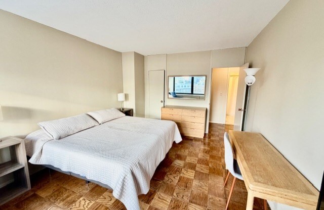 2 beds, 1 bath, 875 sqft, $3,500, Unit 20H