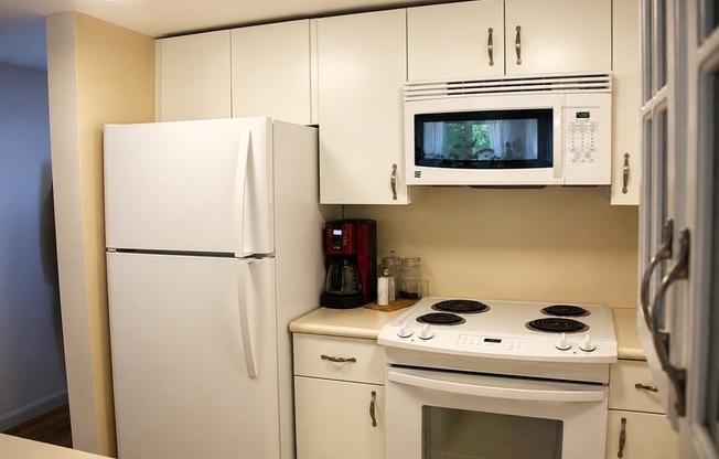 2 beds, 2 baths, 985 sqft, $5,000, Unit 211