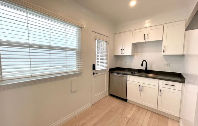 Studio, 1 bath, 261 sqft, $1,995, Unit 10370