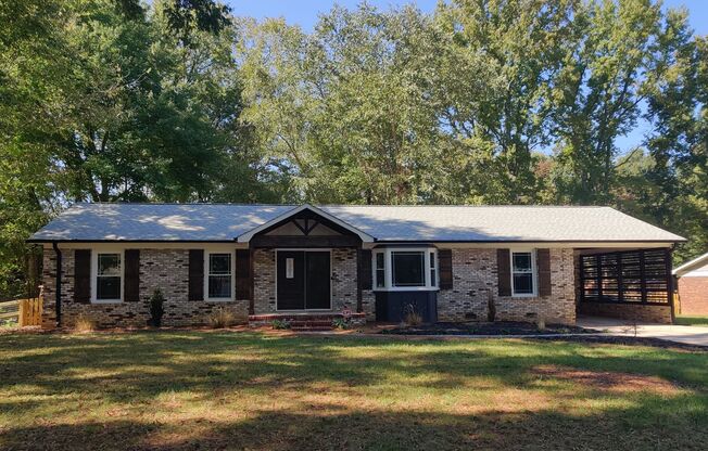 Renovated 3 Bedroom Home in Oakdale