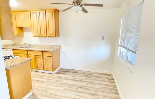 2 beds, 1 bath, $2,000, Unit 14