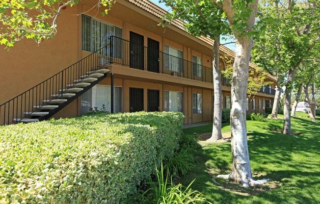Fletcher Valley Apartments – Spacious 1 & 2 Bedroom Apartments in Santee, CA with Pool, Parking & Pet-Friendly Living!