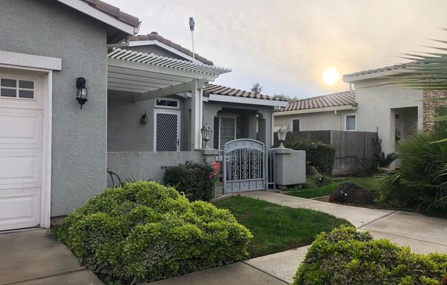3 Bed 2 Bath in Dinuba!