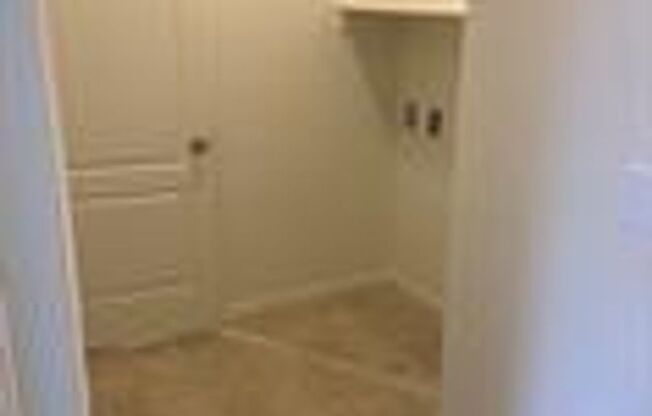 3 beds, 2 baths, $1,850, Unit Unit J