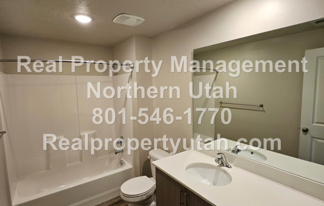 2 Bedroom 2 Bath Top Level Apartment Available!