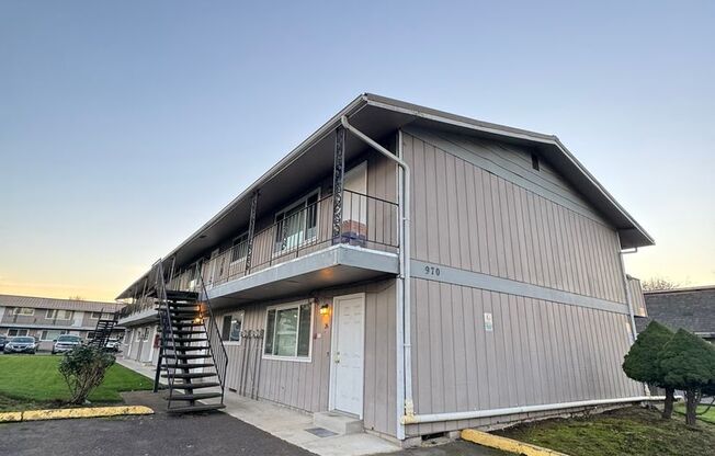 523-01 Benton Village