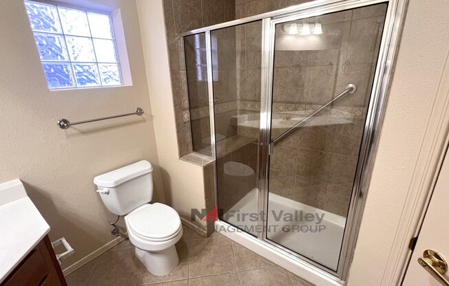 2 beds, 2 baths, $1,400, Unit Unit 2105