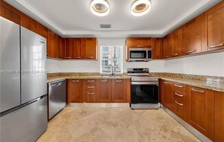 1035 SW 9th Ct th N, Miami, FL 33130