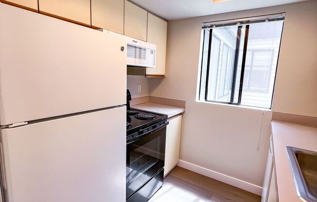 1 bed, 1 bath, 648 sqft, $1,895, Unit 402
