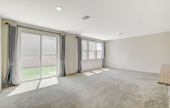 Beautiful home with 5 beds/3 baths plus loft in SW of Vegas