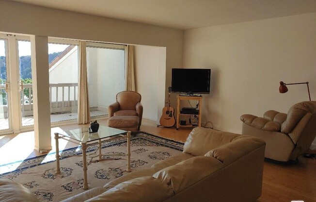 23918 De Ville Way