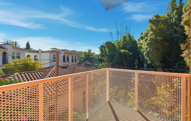 Studio, 1 bath, 265 sqft, $1,826, Unit 2-D