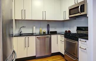 2 beds, 2 baths, $5,246, Unit 4-B