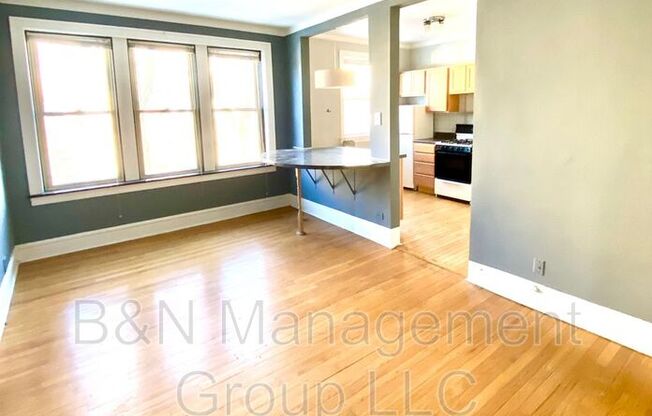 4899 N. Hermitage