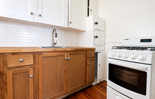 Studio, 1 bath, 450 sqft, $1,395, Unit Unit 101