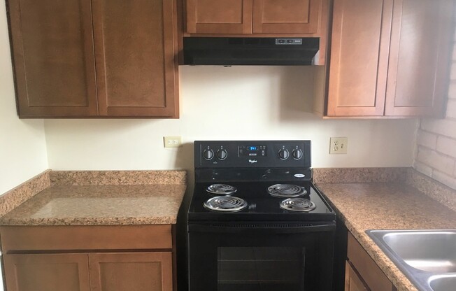 Charming 2-Bedroom Home in Prime Tucson Location
