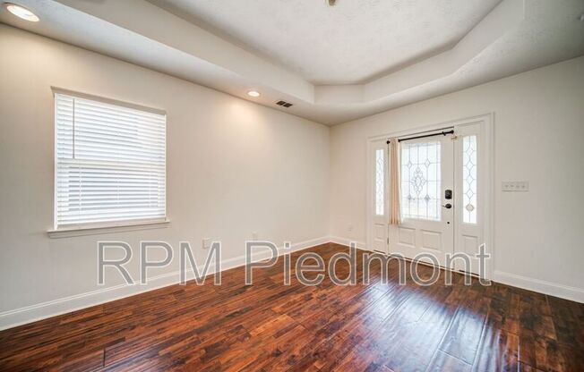 81 CLAY ST SE