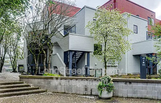 720 NW NAITO PKWY