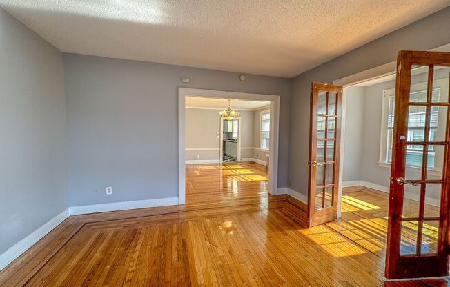 3 beds, 1 bath, $2,295, Unit #2