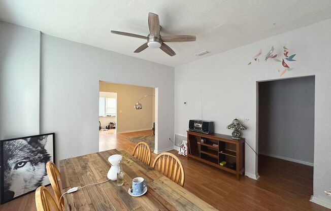 3 beds, 2 baths, $2,300