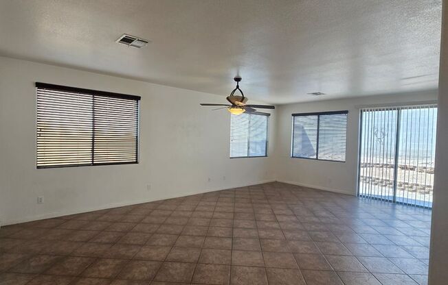 A BEAUTIFUL 4 BED/2.5 BATH 2 CAR GARAGE at CENTENIAL HILLS