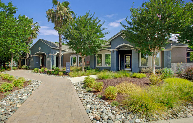 Broadleaf Apartments  |  Exterior Leasing Office