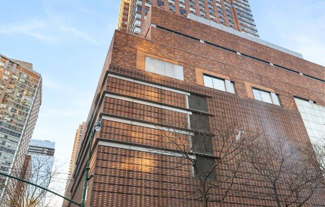 Studio, 1 bath, 396 sqft, $3,500, Unit 22J