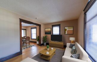 1923 University Ave NE
