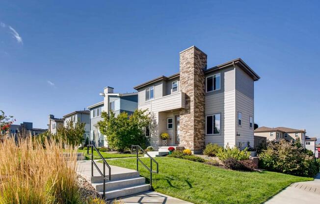 3435 CRANSTON CIR