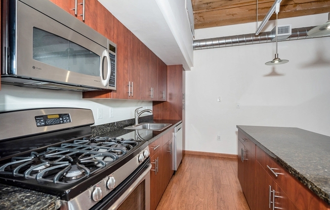 1 bed, 1 bath, 759 sqft, $2,000, Unit 214