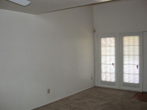 Spacious 2 bedroom 2 bath Townhouse near Baseline and 48th St.