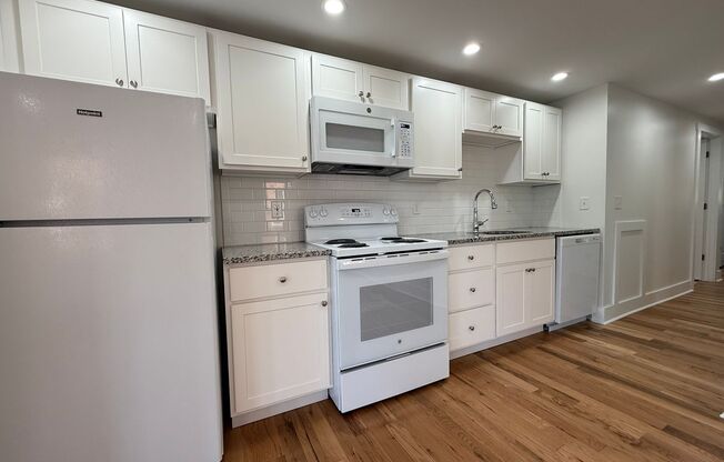 2 beds, 1 bath, 750 sqft, $2,139, Unit 5645 Hobart Street #2