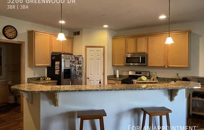5266 GREENWOOD DR