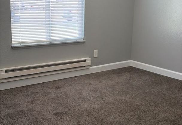 2 beds, 1 bath, 695 sqft, $1,265, Unit 505 B4